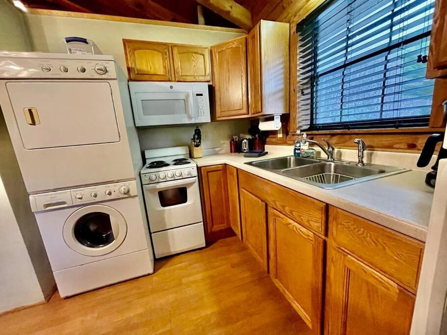 Good Life Cabin 2 Bryson City Exterior photo